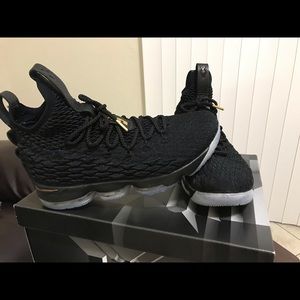 lebron 15 size 10.5